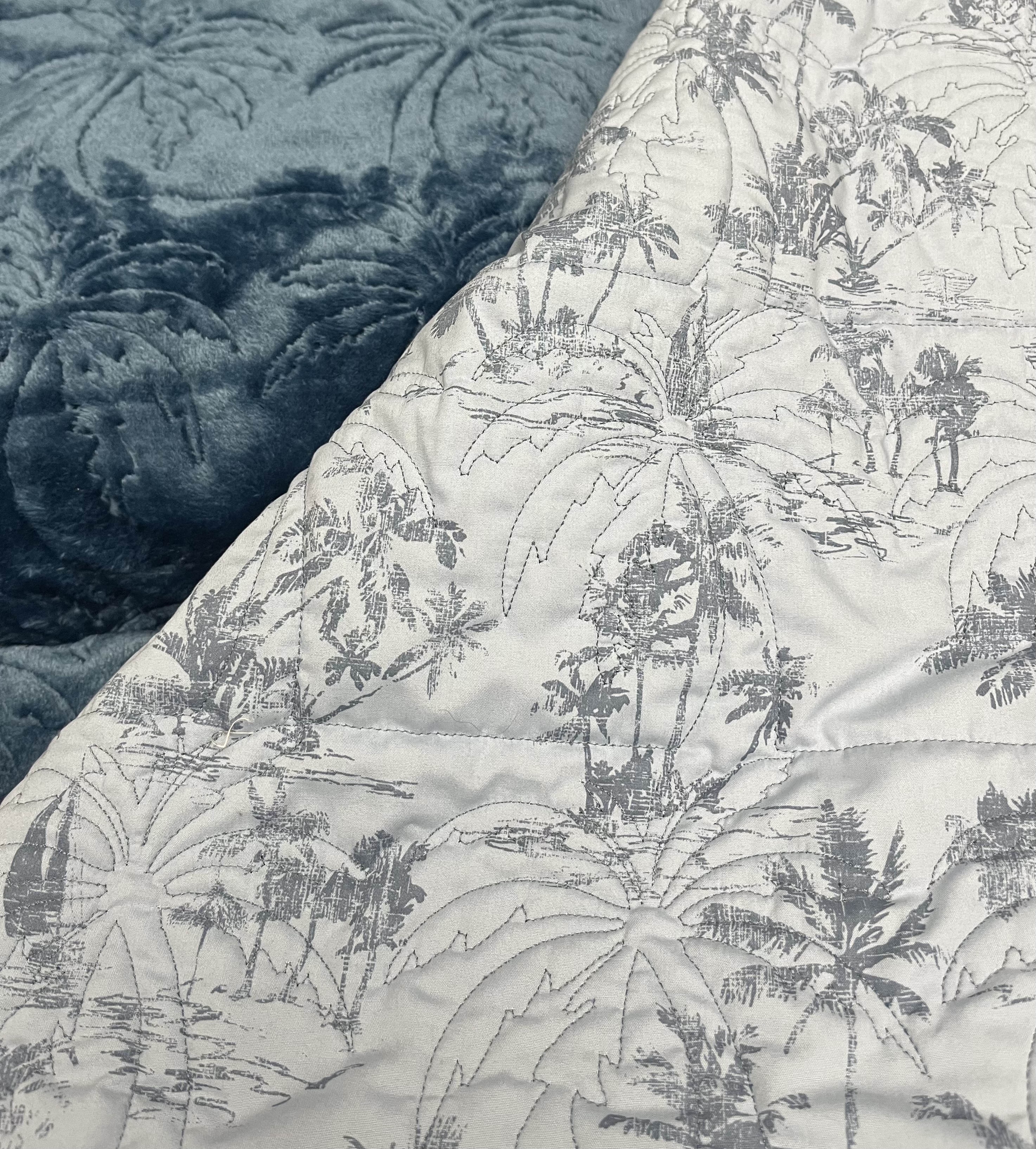 Close-up of palm leaf pattern